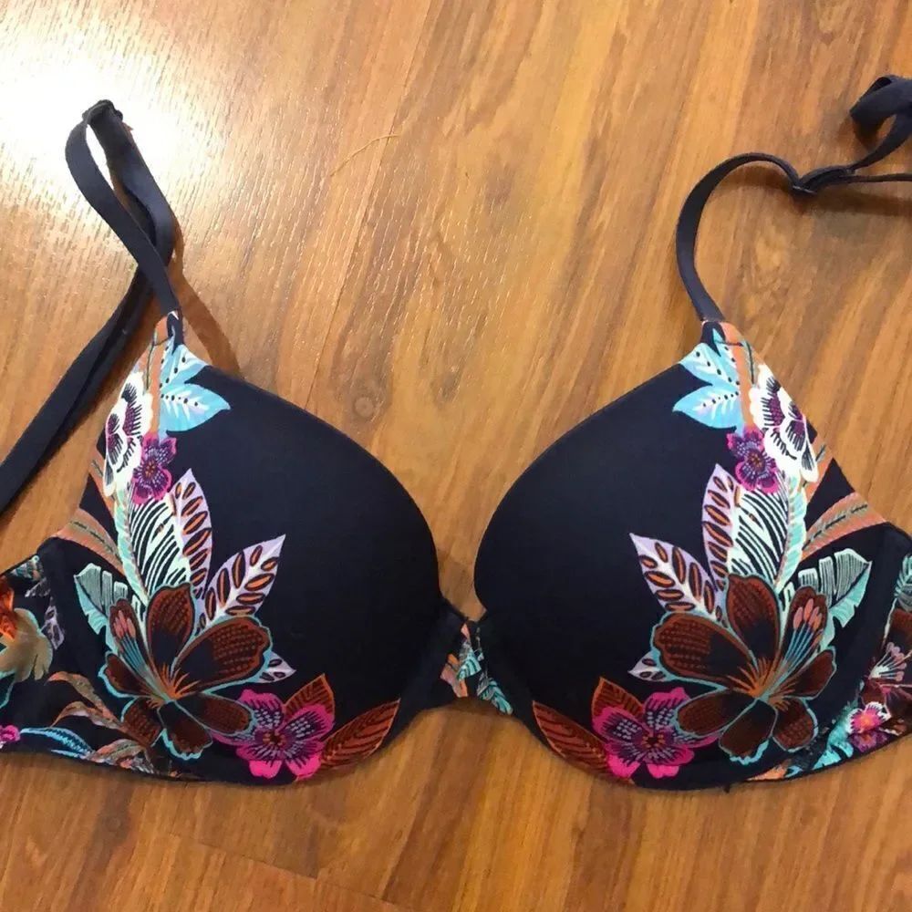 PINK Victoria’s Secret navy floral padded bra. Size 32C